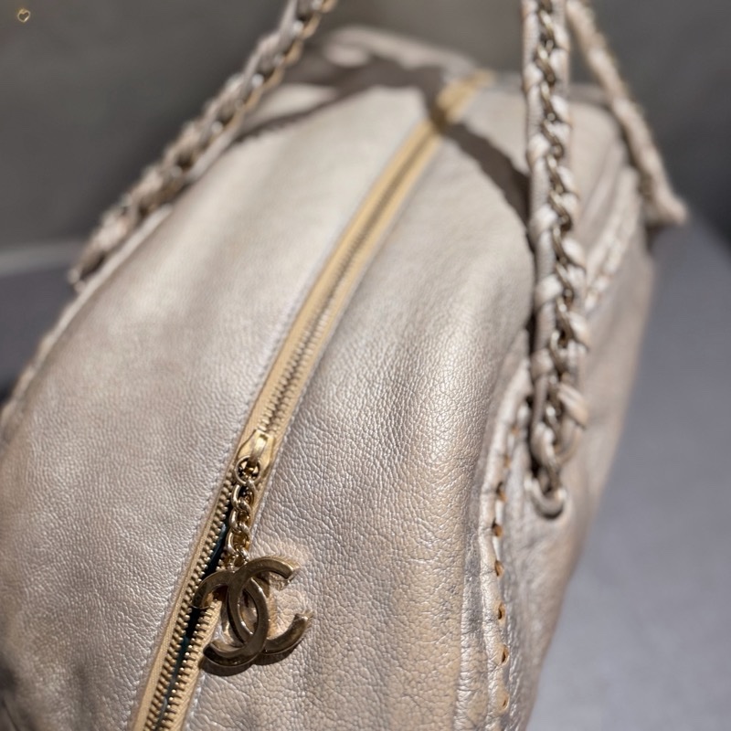 CHANEL 波士頓/保齡球包 旅行包機場包✈️香檳金牛皮手提肩背包-11