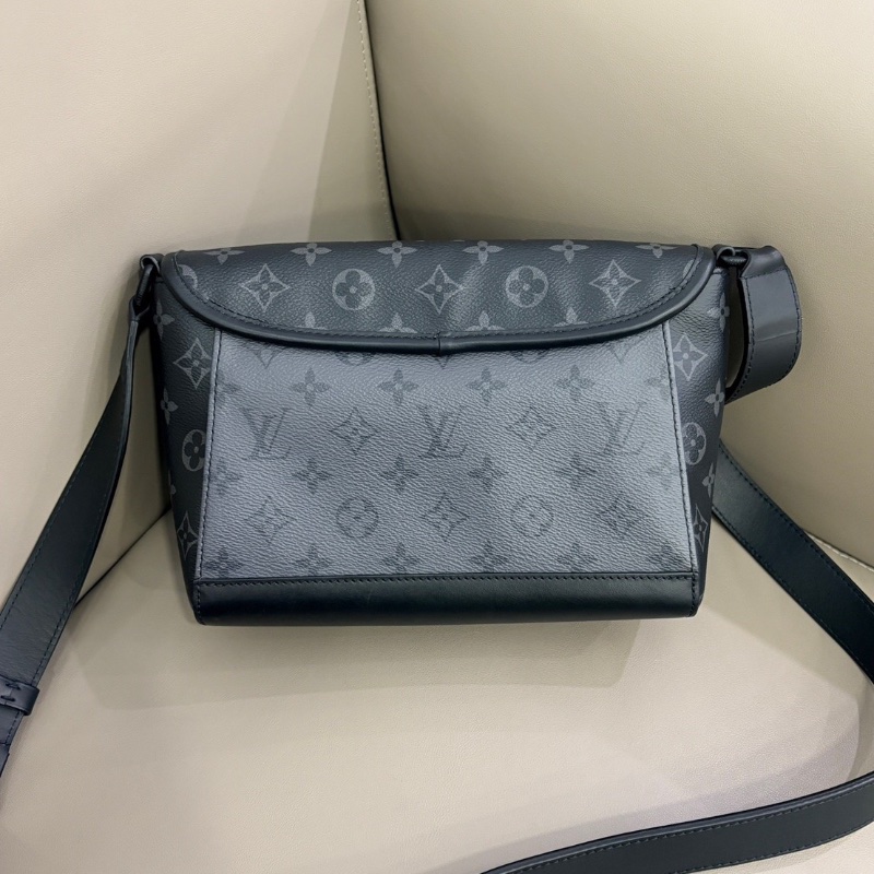 LV Pulse 黑老花郵差包 芯片款 16x5x22.5 98新配件塵袋-1