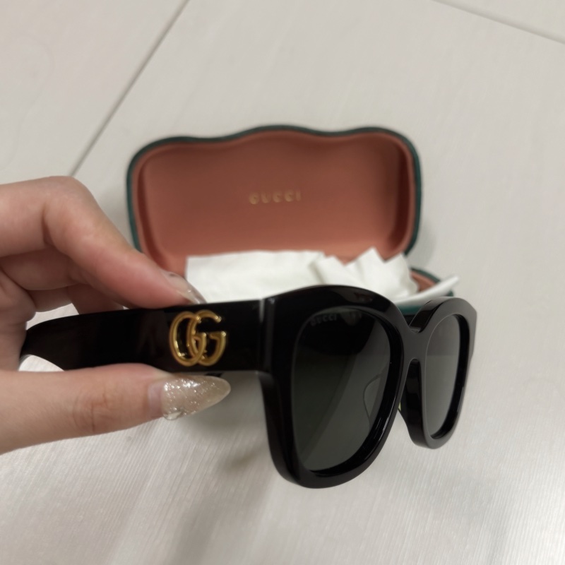 gucci 雙G金色logo墨鏡-2