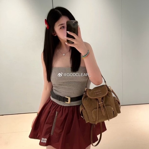 Miumiu 皮革刻字徽標 織物燈芯絨 抽繩後背包肉桂色 芯片款 23x26x12cm  99新配件肩帶 塵袋