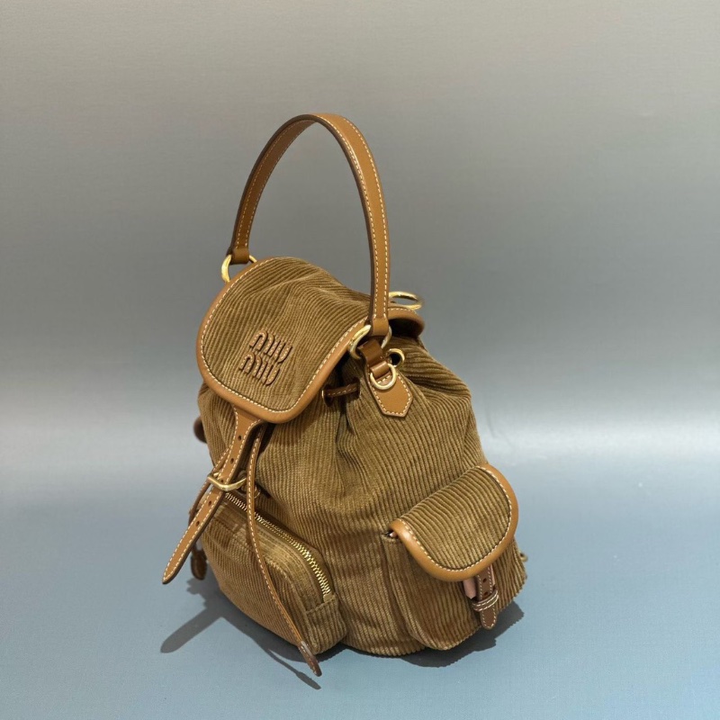 Miumiu 皮革刻字徽標 織物燈芯絨 抽繩後背包肉桂色 芯片款 23x26x12cm  99新配件肩帶 塵袋-3