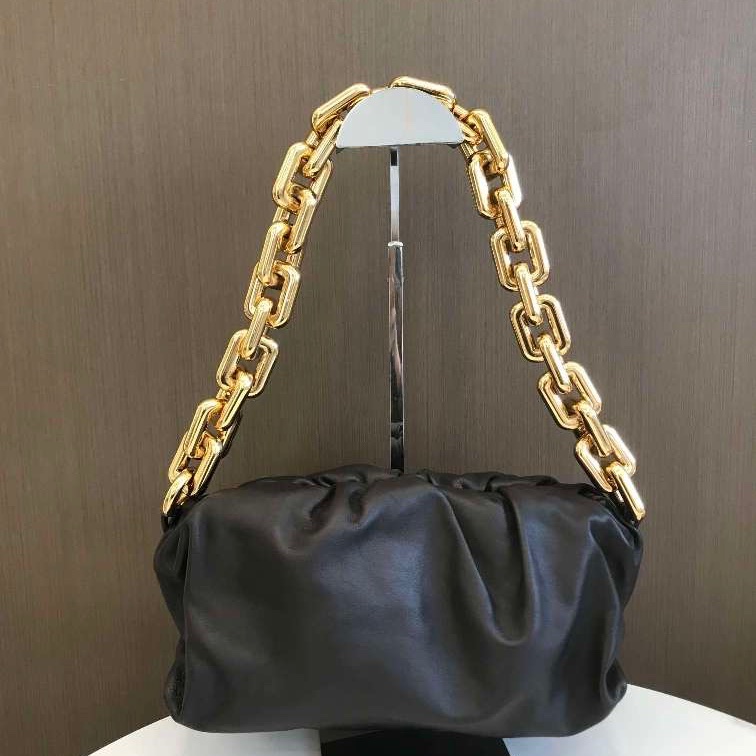 99新Bottega Veneta葆蝶家CHAIN  POUCH大號鏈條雲朵包，大金鍊子咖色配金鍊條高級魅力！-1