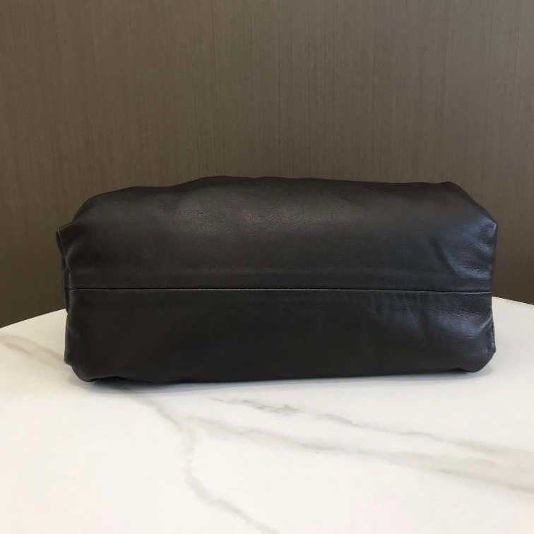 99新Bottega Veneta葆蝶家CHAIN  POUCH大號鏈條雲朵包，大金鍊子咖色配金鍊條高級魅力！-3