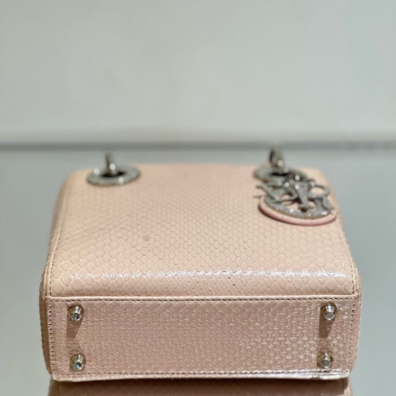 DIOR LADY DIOR MINI 鑽扣黛妃三格 蛇皮 手提肩背包20*17 藕粉色淡粉色  98新配件肩帶保卡盒子塵袋-5