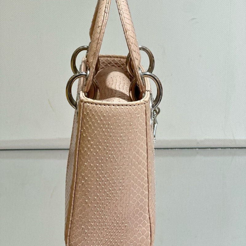 DIOR LADY DIOR MINI 鑽扣黛妃三格 蛇皮 手提肩背包20*17 藕粉色淡粉色  98新配件肩帶保卡盒子塵袋-6