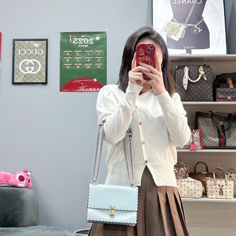 FENDI  KANI波浪肩背斜背包19*15*9 98新配件塵袋-1