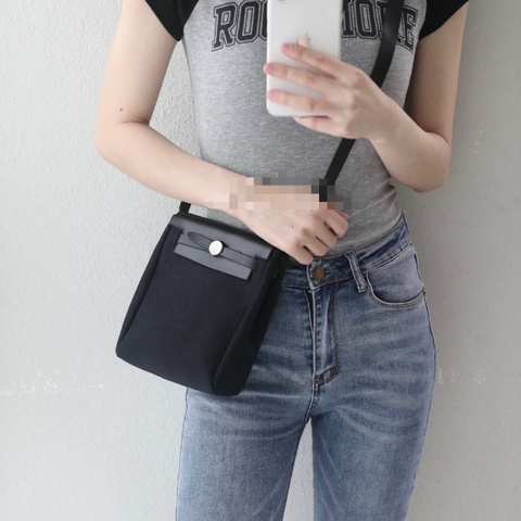 Hermes  mini herbag 肩背斜背包15×21×7cm 98新配件塵袋