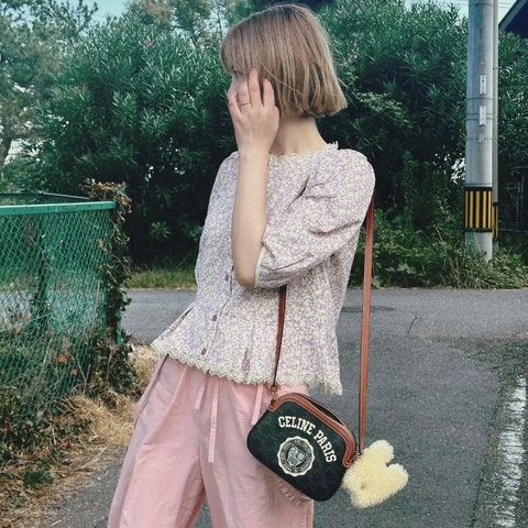 Celine凱旋門老花徽章相機斜背包20×15x5cm 98新配件塵袋