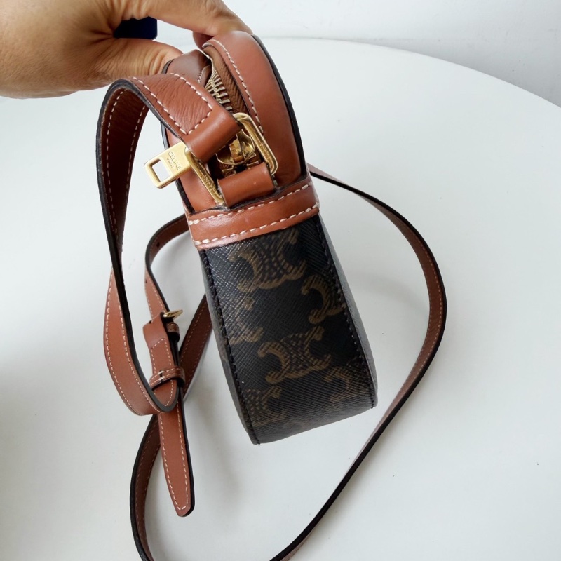 Celine凱旋門老花徽章相機斜背包20×15x5cm 98新配件塵袋-6