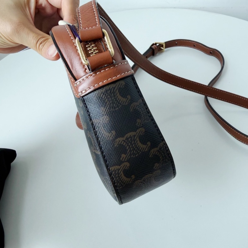 Celine凱旋門老花徽章相機斜背包20×15x5cm 98新配件塵袋-7