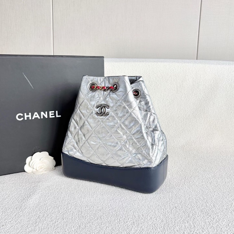 Chanel拼色流浪後背包 極少見太空銀 銀扣 皺摺牛皮 22*23*10 98新配件塵袋-4