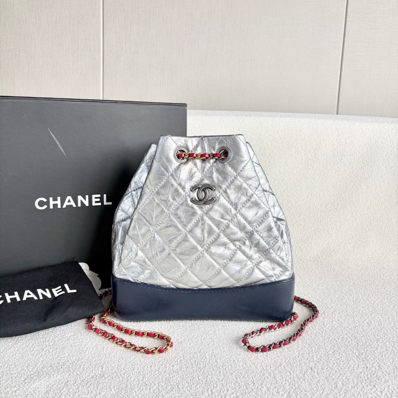 Chanel拼色流浪後背包 極少見太空銀 銀扣 皺摺牛皮 22*23*10 98新配件塵袋-5