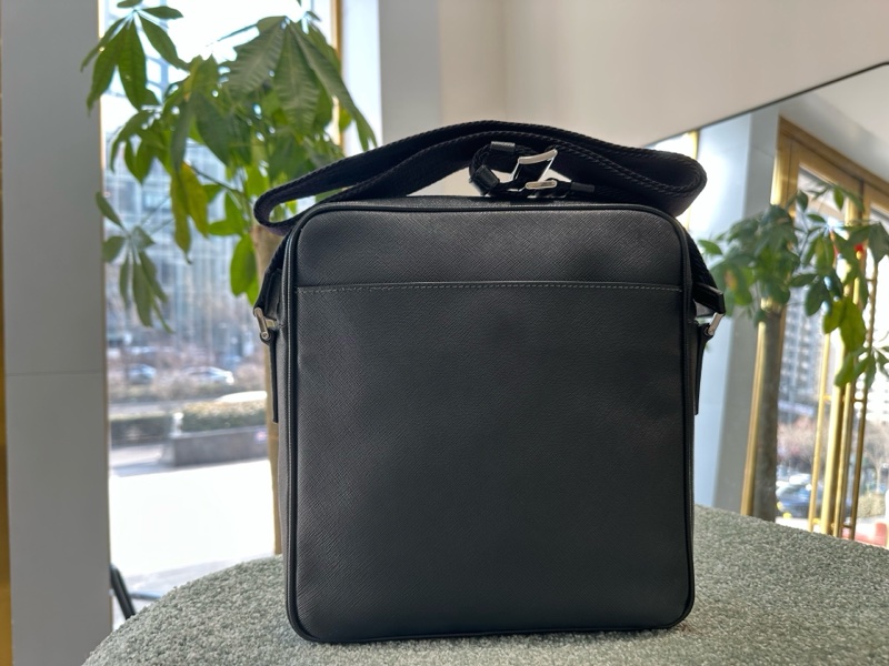 98新Prada 普拉達 男士斜挎包 郵差包 牛皮 無附件-2