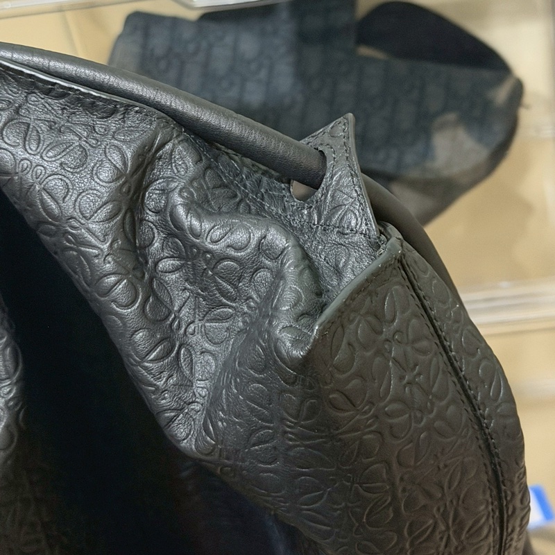 🎩🎩LOEWE羅意威Yago系列黑色抽繩背包-4