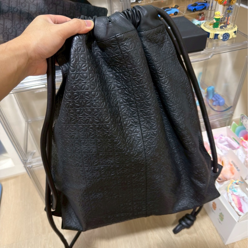 🎩🎩LOEWE羅意威Yago系列黑色抽繩背包-7