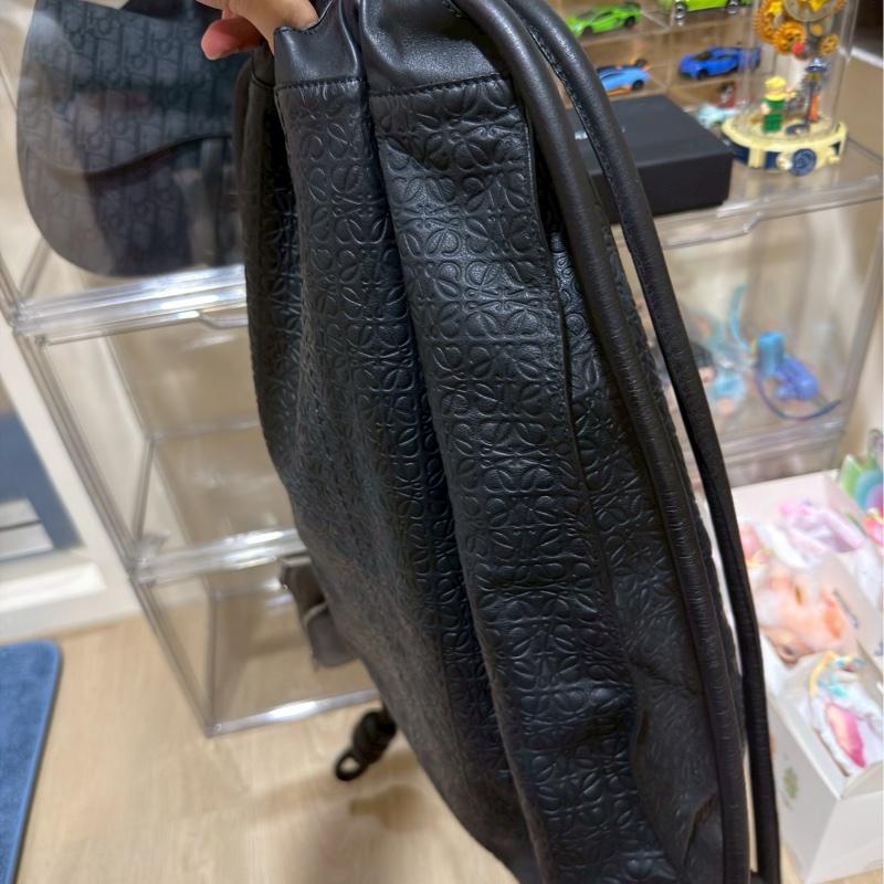 🎩🎩LOEWE羅意威Yago系列黑色抽繩背包-8