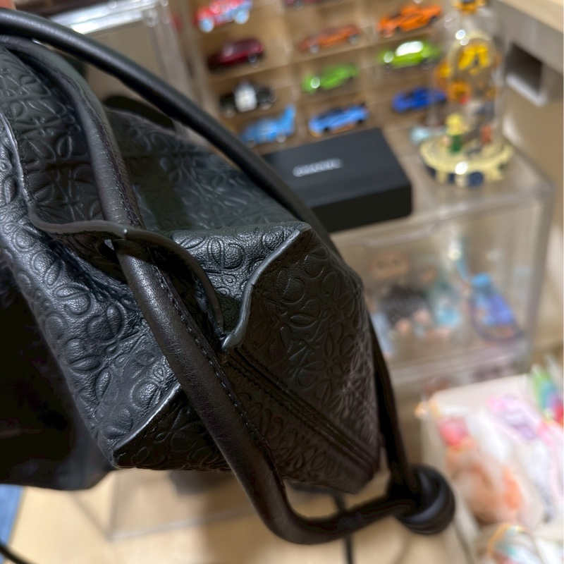 🎩🎩LOEWE羅意威Yago系列黑色抽繩背包-9