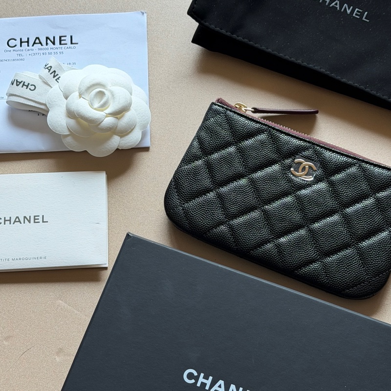 914intheair精品代購『全新全配』Chanel 黑金菱格紋一字拉鏈零錢包 卡包-0