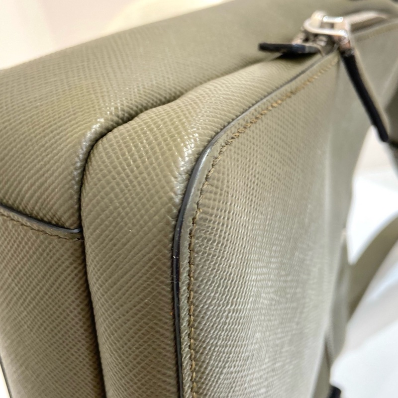 Prada普拉達男士灰綠色全皮斜挎單肩包  尺寸：29*25*8-6