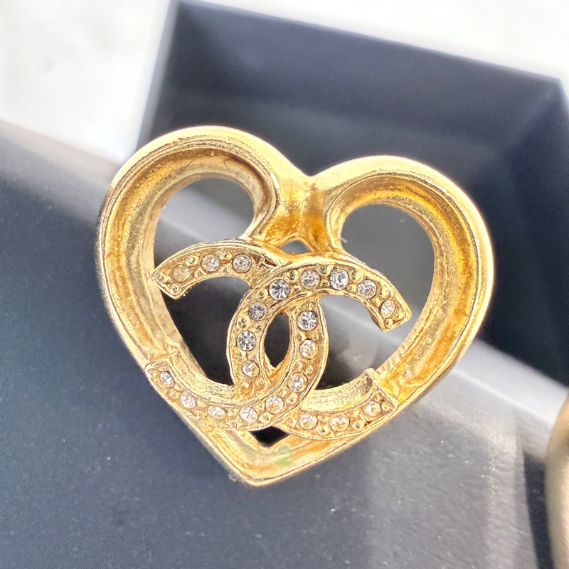 Chanel✨2023愛心耳環 針式耳環 耳針耳釘-11