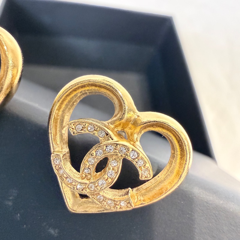 Chanel✨2023愛心耳環 針式耳環 耳針耳釘-12