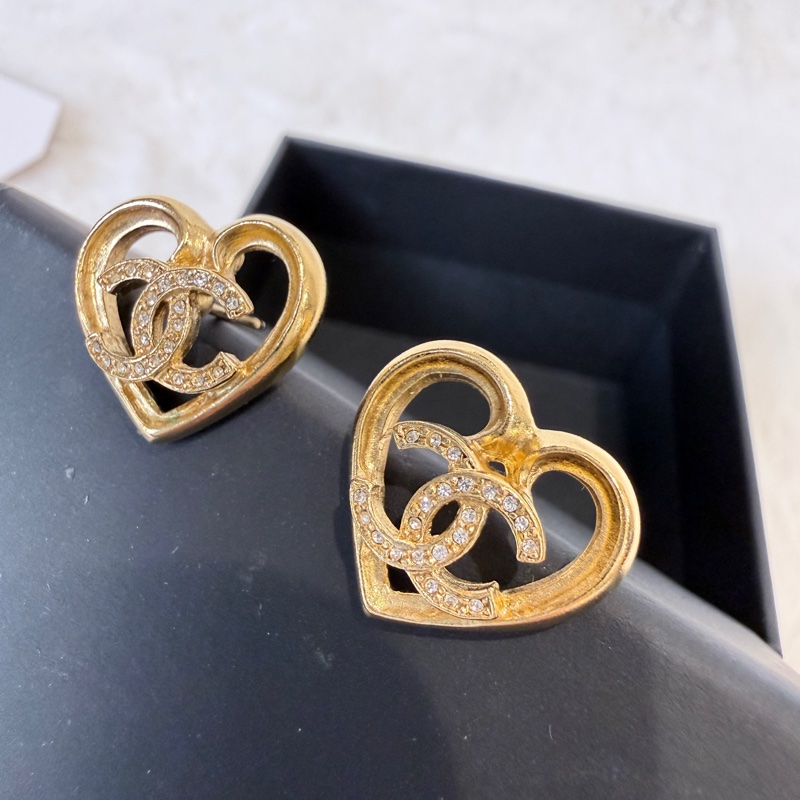 Chanel✨2023愛心耳環 針式耳環 耳針耳釘-13