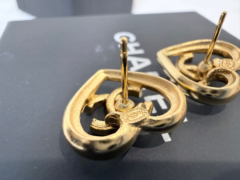 Chanel✨2023愛心耳環 針式耳環 耳針耳釘-17