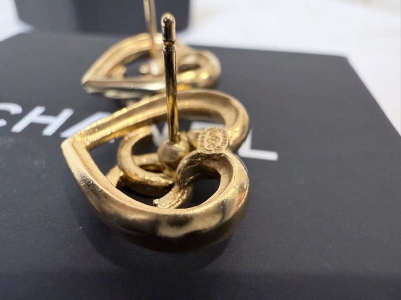 Chanel✨2023愛心耳環 針式耳環 耳針耳釘-21