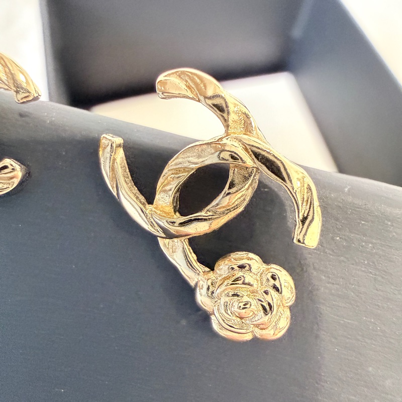 Chanel✨2022氣質山茶花CC耳環 針式耳環 耳針-3