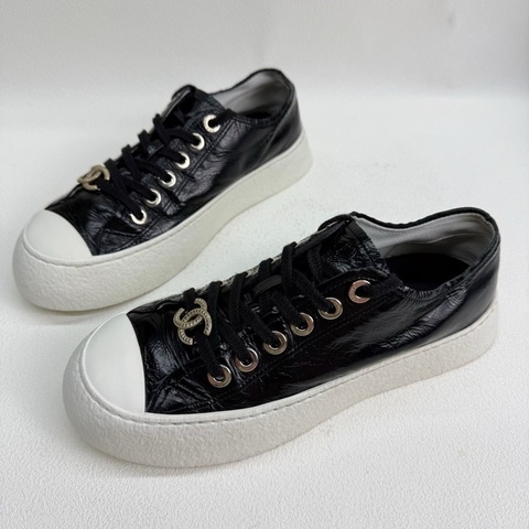 CHANEL香奈兒 皮革 25新款 油蠟皮雙Clogo 黑色  37.5碼