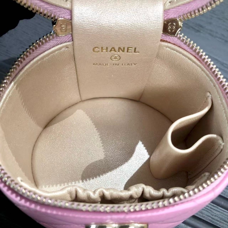 Chanel香奈兒粉色肥腸水桶包22S小號，-10