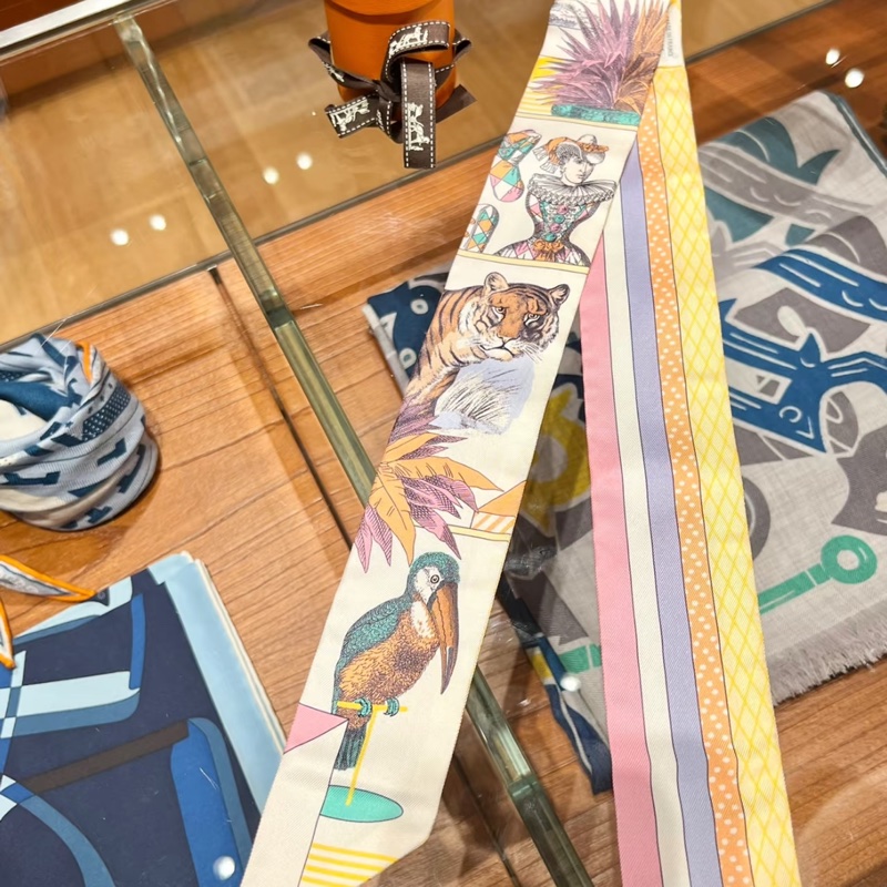 🎨 Hermès Twilly 絲巾｜圖騰藝術款 愛馬仕-1