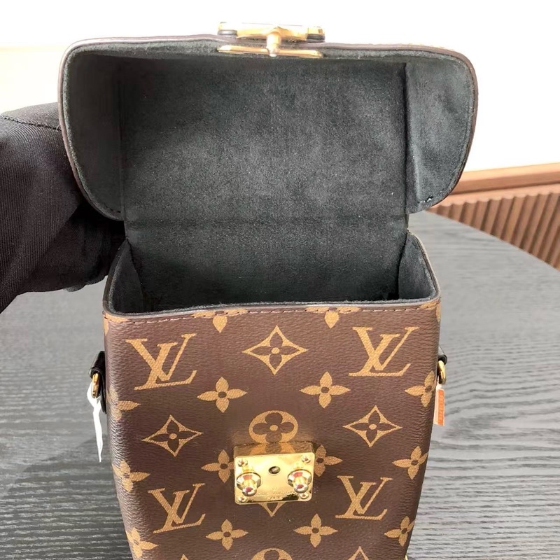 LV路易威登 Camera Box 老花秀款盒子包-14