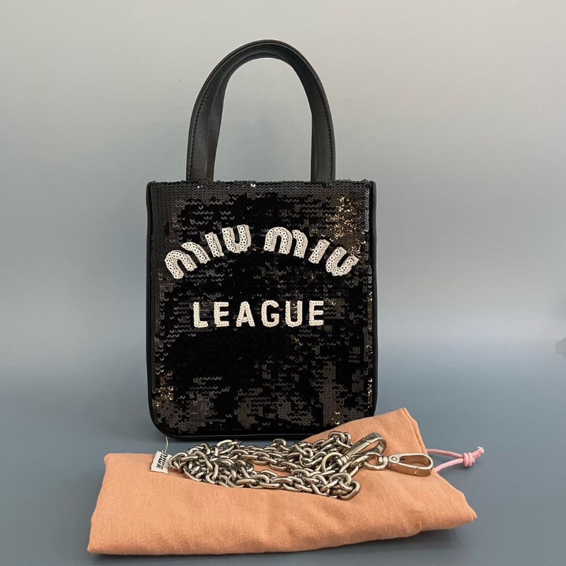 MIUMIU 黑色亮片手機包 手提肩背斜背包芯片款 15×17.5×5   99新配件塵袋 鏈條-2