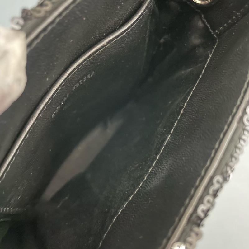 MIUMIU 黑色亮片手機包 手提肩背斜背包芯片款 15×17.5×5   99新配件塵袋 鏈條-3