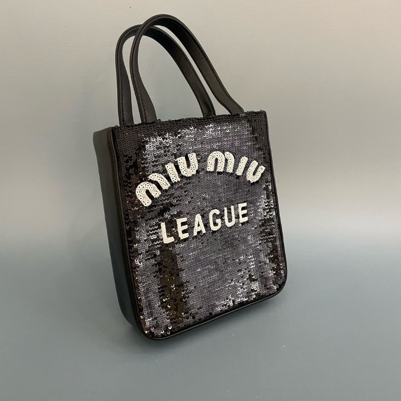 MIUMIU 黑色亮片手機包 手提肩背斜背包芯片款 15×17.5×5   99新配件塵袋 鏈條-4