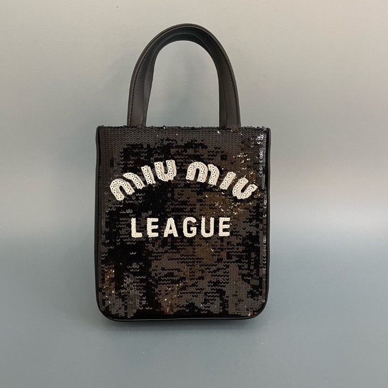 MIUMIU 黑色亮片手機包 手提肩背斜背包芯片款 15×17.5×5   99新配件塵袋 鏈條-7