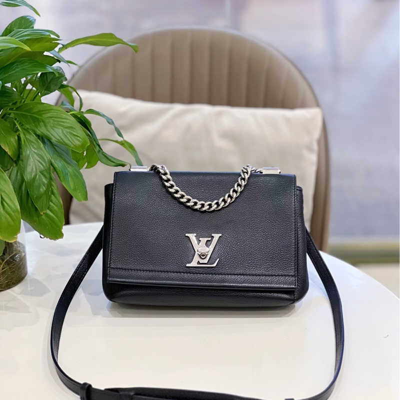 98新❤️LV lockme bb 黑銀 全皮鎖頭郵差包✨-0