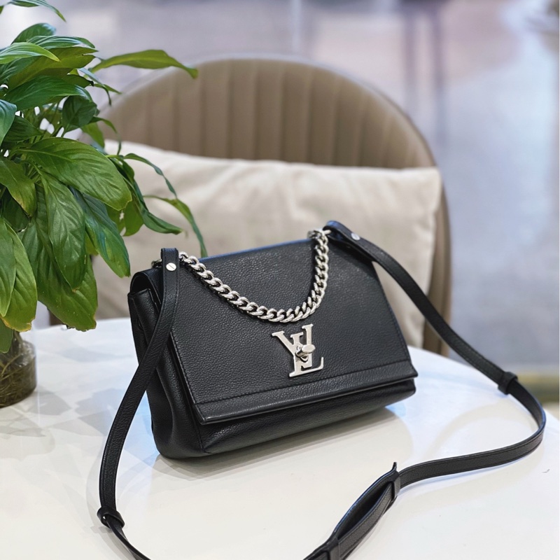 98新❤️LV lockme bb 黑銀 全皮鎖頭郵差包✨-2