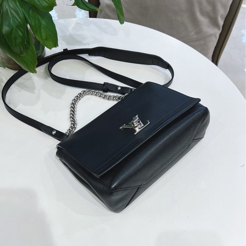 98新❤️LV lockme bb 黑銀 全皮鎖頭郵差包✨-4