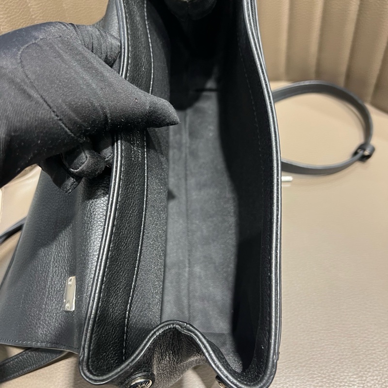 98新❤️LV lockme bb 黑銀 全皮鎖頭郵差包✨-10