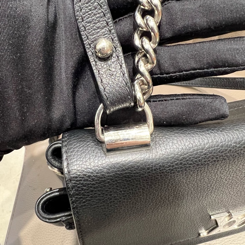 98新❤️LV lockme bb 黑銀 全皮鎖頭郵差包✨-12