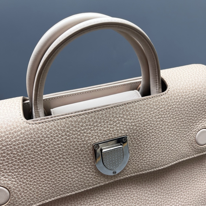 Dior 97新 荔枝紋Diorever盾牌包 尺寸30*21-5