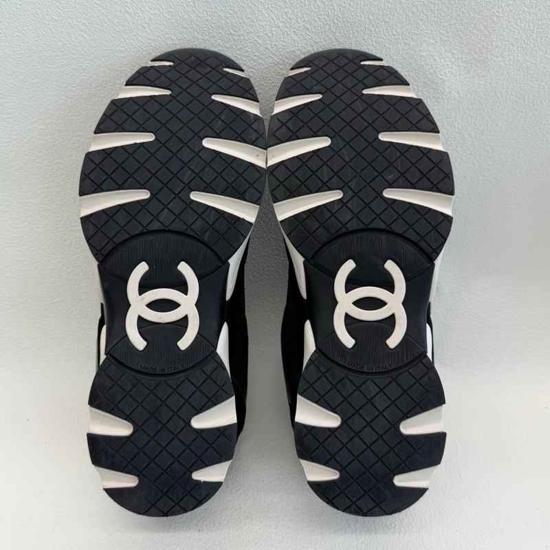 CHANEL香奈兒 網眼麂皮小牛皮海軍黑 熊貓配色 38.5碼-4