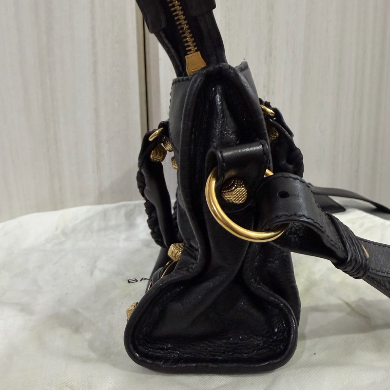 Balenciaga Mini City 黑金扣機車包-6