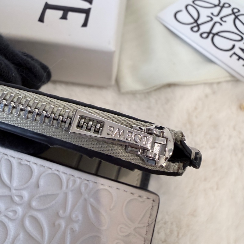 Loewe✨壓紋Logo短夾鈔票夾卡夾錢包零錢包-21