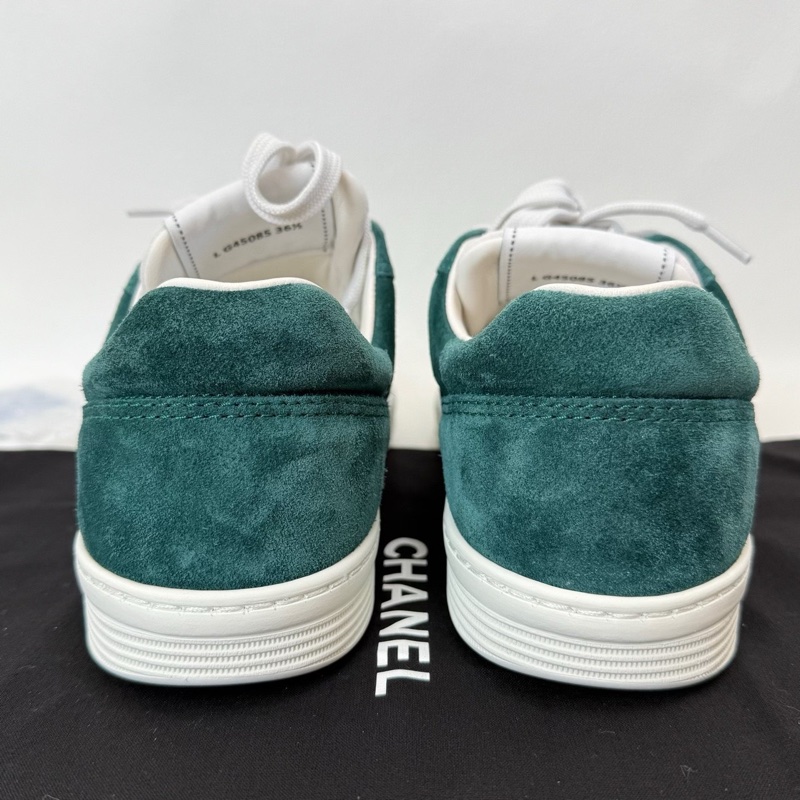 閒置未使用CHANEL香奈兒 女款 麂皮 湖水綠 36.5碼-3