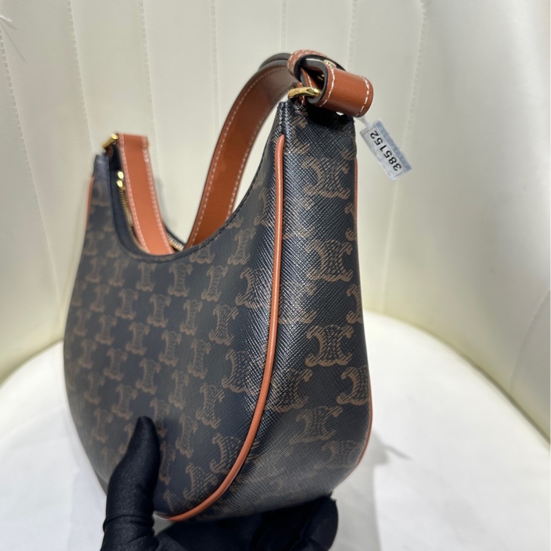 98新 Celine/賽琳 AVA凱旋門老花腋下包 黃褐色月亮豌豆包 21年編碼 尺寸：23*7*-2