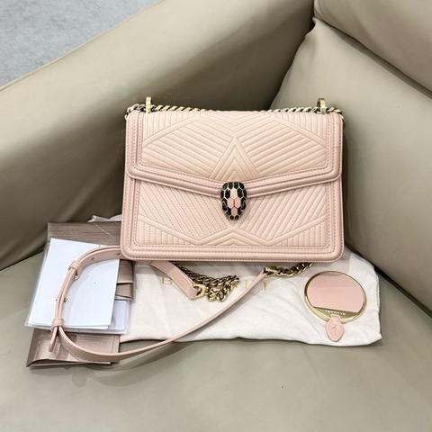 99新 BVLGARI寶格麗 粉色蛇頭包 粉色琺瑯+黑色細節 辨識度滿分 尺寸約24*16*7