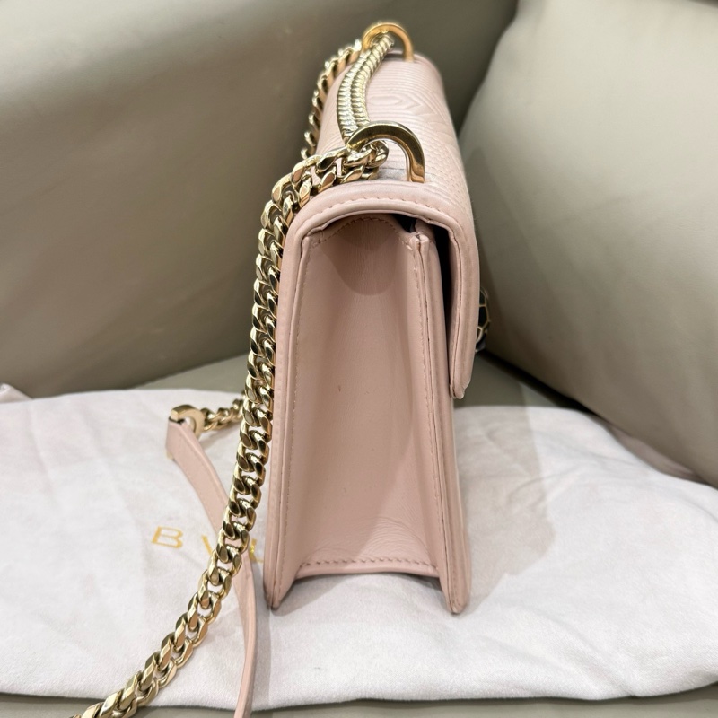 99新 BVLGARI寶格麗 粉色蛇頭包 粉色琺瑯+黑色細節 辨識度滿分 尺寸約24*16*7-3